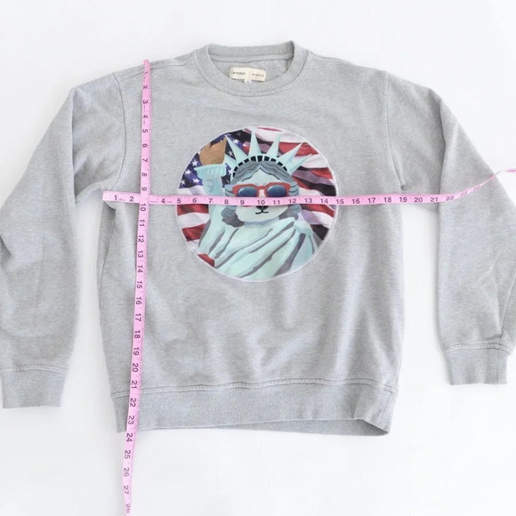 Campaign Beyond Closet Statue of Liberty Grey with  Dog Crewneck Sweater Med - Picture 4 of 11